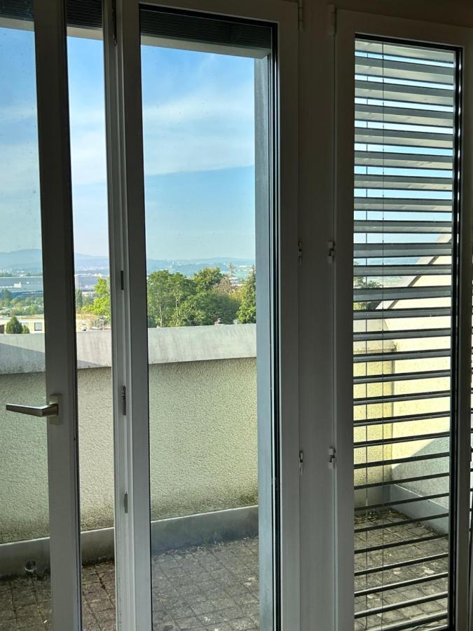 Dachwohnung In Flughafennaehe Kloten Extérieur photo