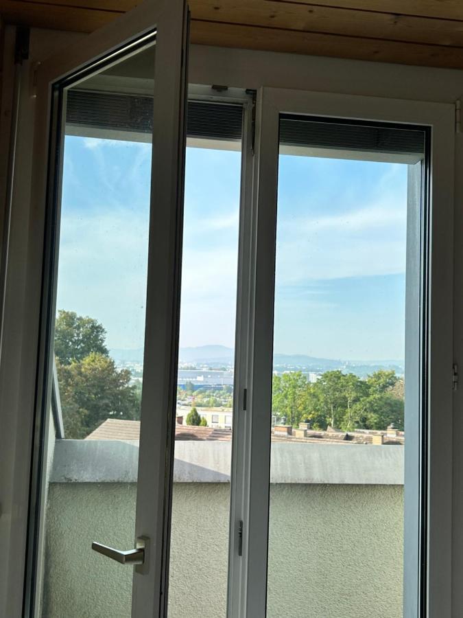 Dachwohnung In Flughafennaehe Kloten Extérieur photo
